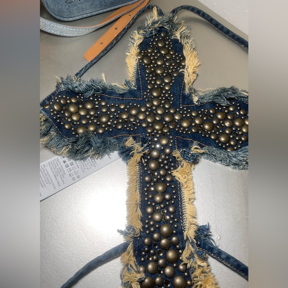 🚨🚨 sold 🚨🚨Blumarine cross top one size fits all worn for 3 hours